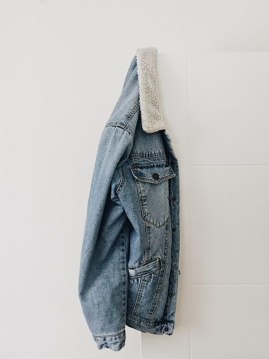 Classic Denim Jacket, Rigid denim with a cropped modern cut